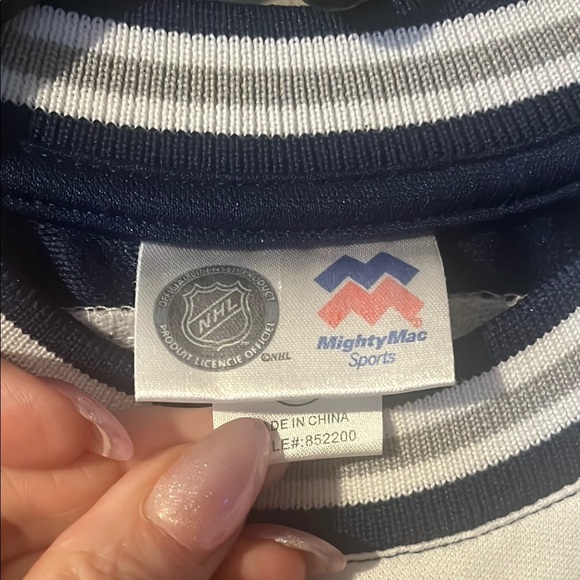 Canucks Kids White and Blue Shirt - Picture 3 of 5